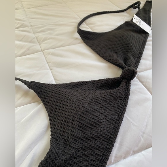 Gap Knot-Front Black Triangle Bikini Top, size L - Picture 3 of 4